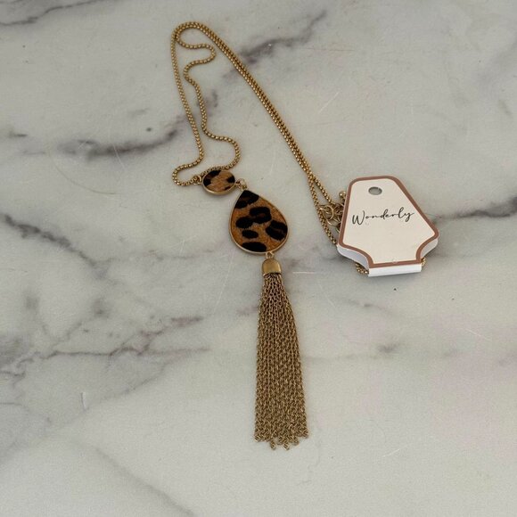 Wonderly 32" Chain Leopard Print 7" Pendant Necklace Tassel Adjustable - Picture 1 of 7